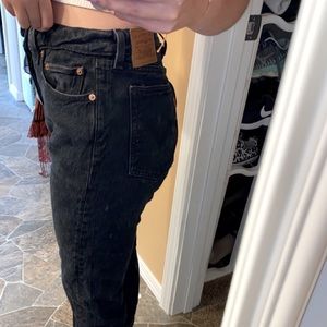 Black wedgie levi jean